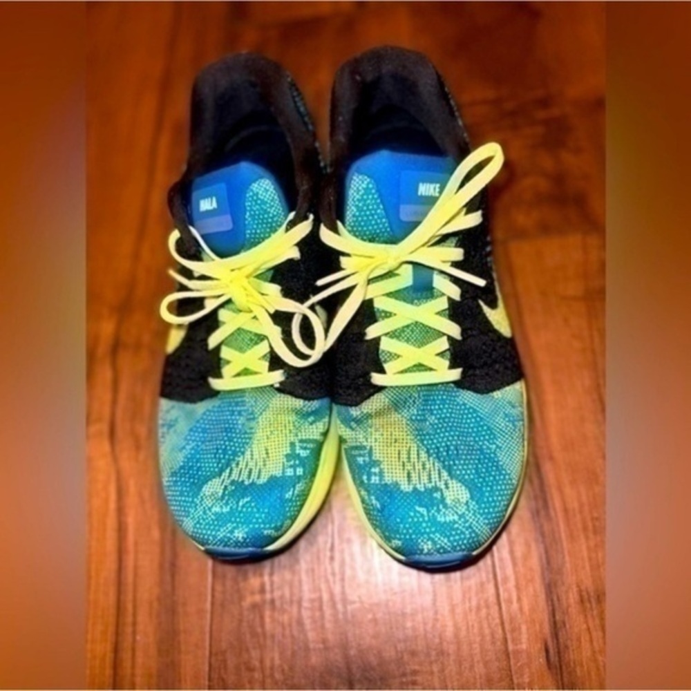 Nike women’s Vibrant Blue and Neon Yellow Sneakers - Size 8.5 women’s